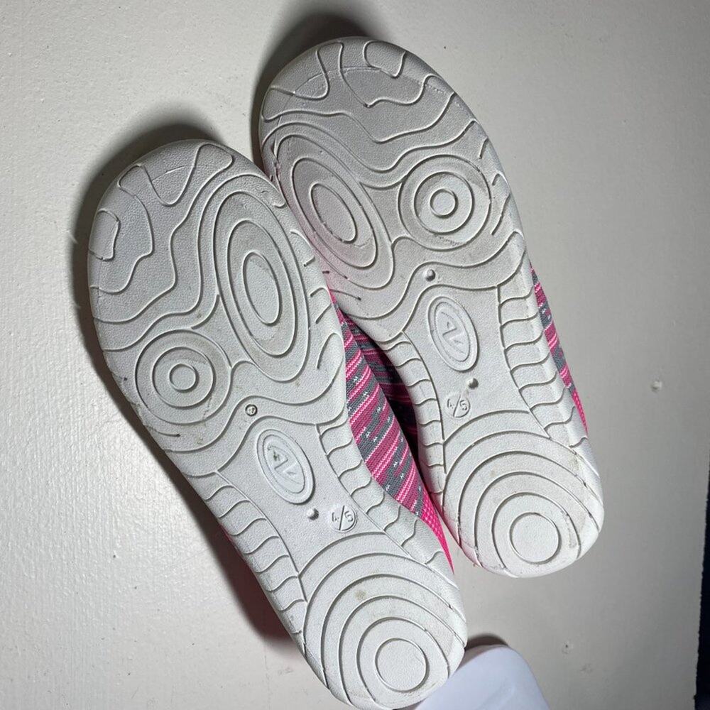 Athletic Works Pink shoes - Picture 4 of 7